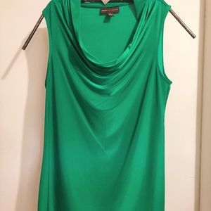 Beautiful Dana Buchman green top